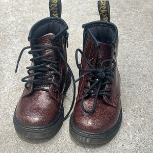 DR martens toddler boot glitter